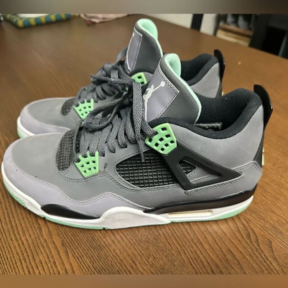 Jordan green glow size 10.5 - Picture 6 of 10